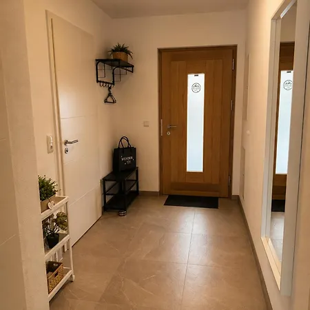 - I Apartment *